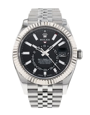 Browse our selection of automatic watches from prestigious brands such as Blancpain, Bell & Ross, Breitling and Rolex.